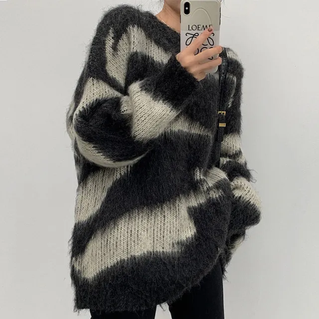 Black And White Pattern Sweater Women's Top Round Neck Street Casual Long Sleeve Color Matching Knitted Black - Shop at LoveMi