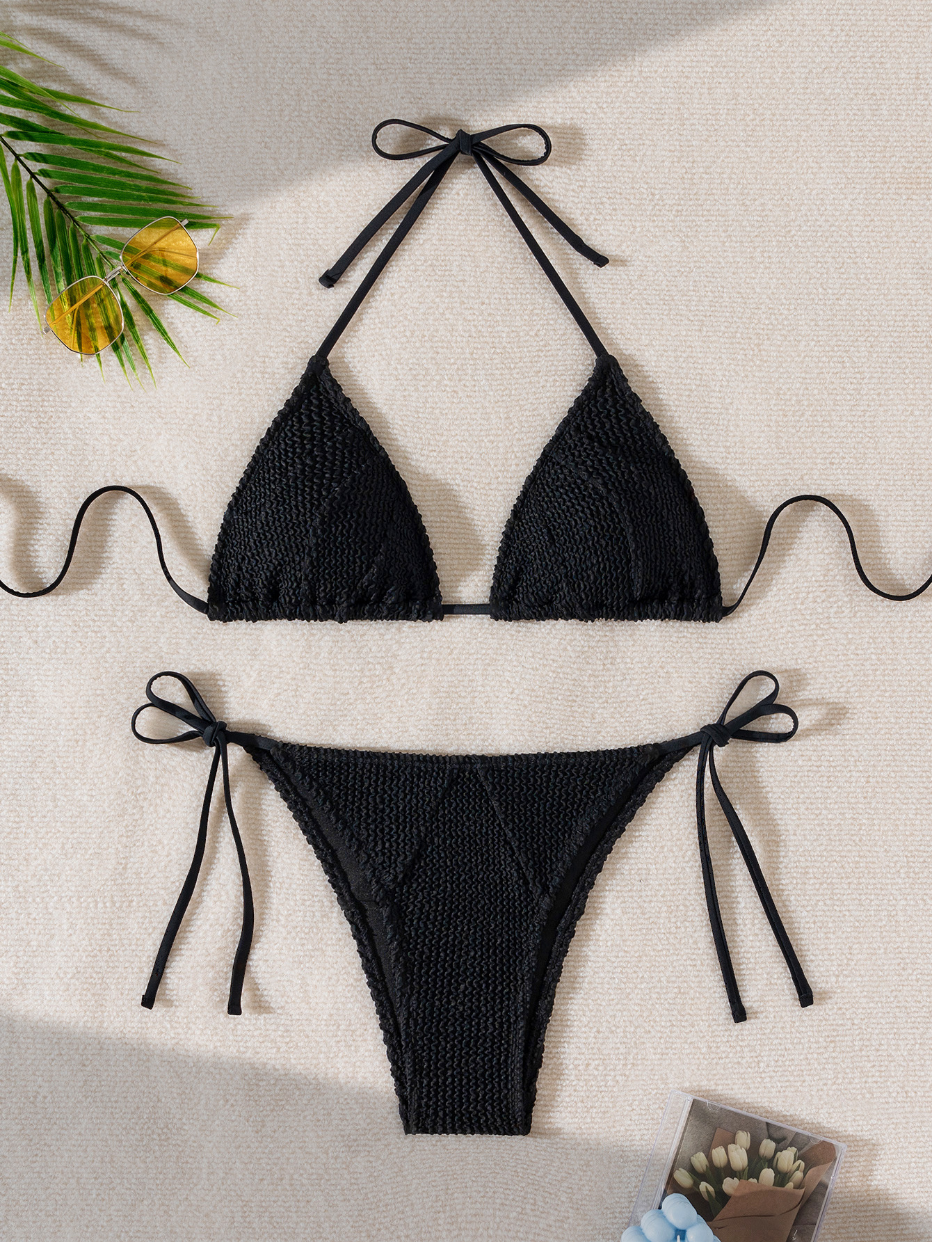 Title 17, Damen Bikini Split mit Print und Schnürung. Der...