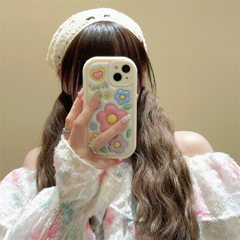 Simple Cute Three-dimensional Flower Phone Case