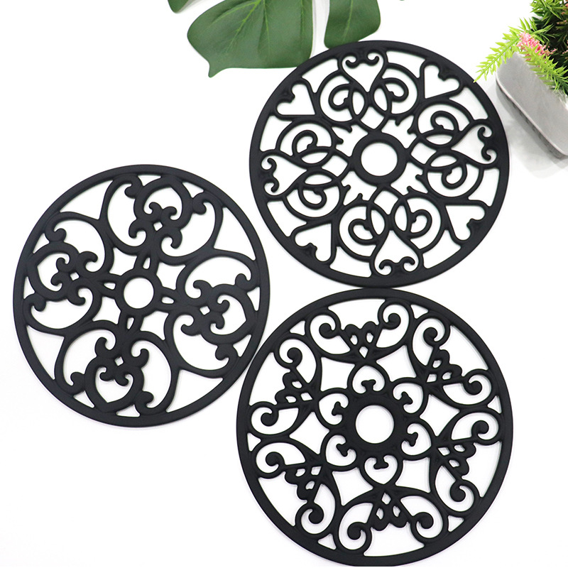 Thickened Round Silicone Placemat With Hollowed-out Heat-insulating Pad 6