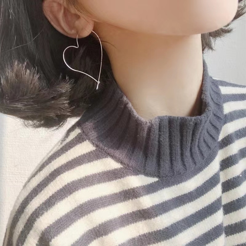 Fashion Graceful Personality Hollow Heart-shaped Earrings