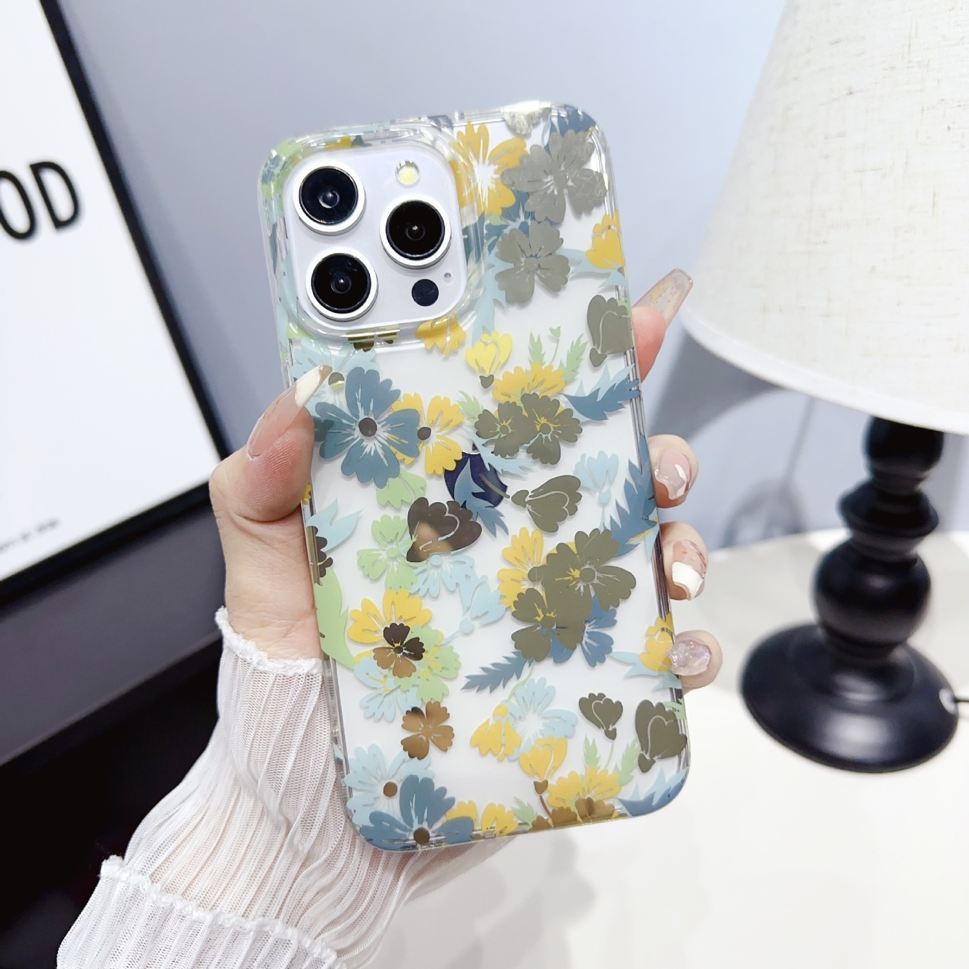 Gold-stamped Floral Phone Case With Double-sided Lamination
