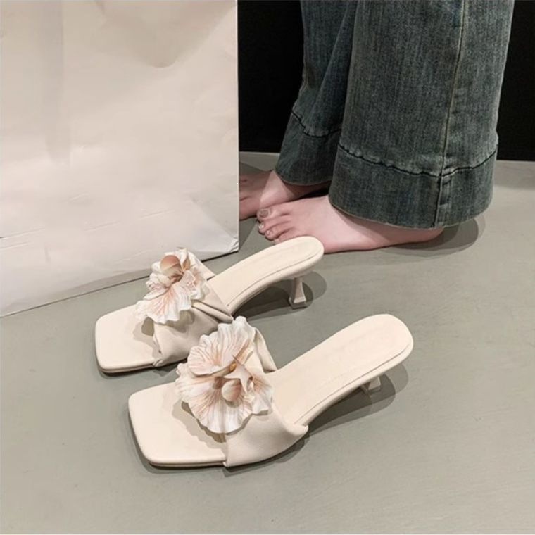 Height-increasing Fashionable Versatile Square-toe Slippers