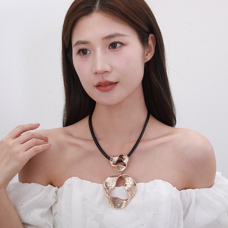 Choker Exaggerated Niche Leather Rope Ladies