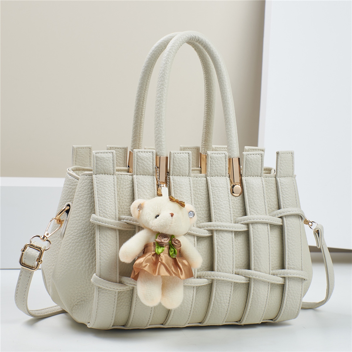 https://cf.cjdropshipping.com/quick/product/4674a9e6-183e-4e03-813a-27425c651be4.jpg
