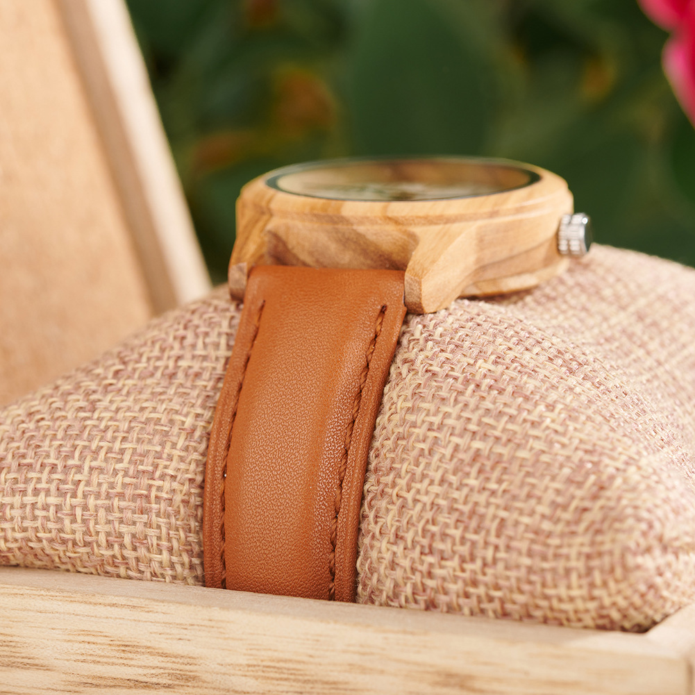 Creative And Fashionable Wooden Couples Watches