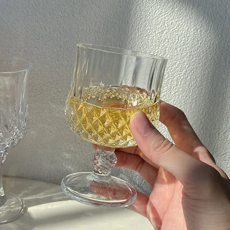 European Retro Embossed Diamond Wine Glass