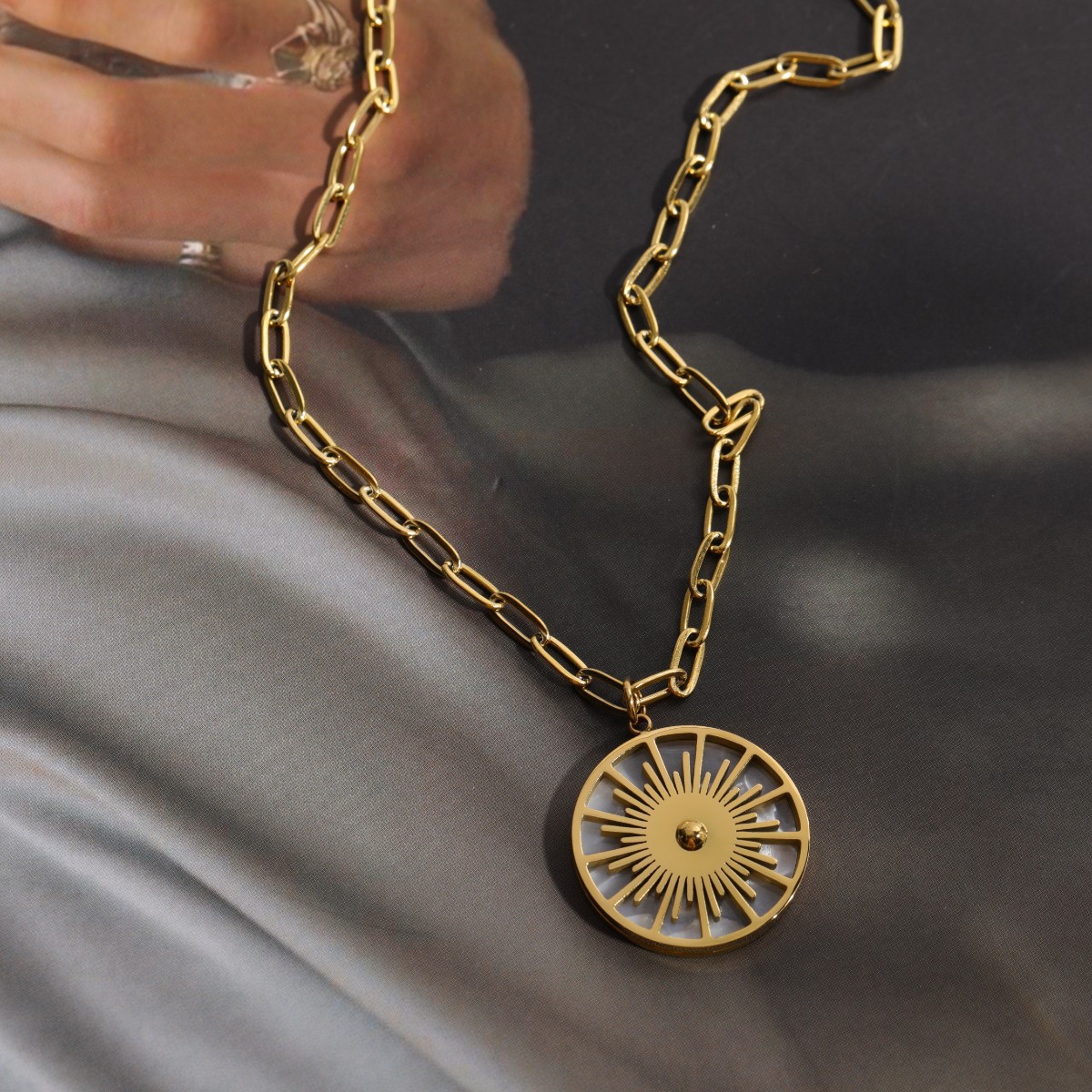 Dial Time Fritillary Pendant Titanium Steel Shell Gear Necklace