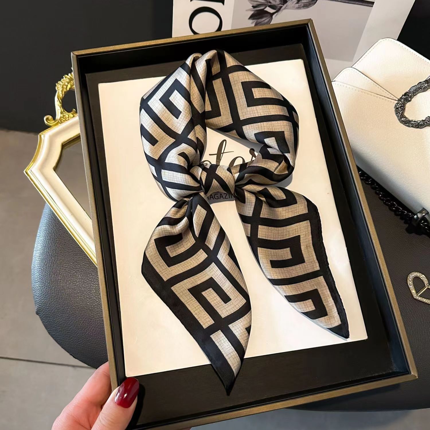 Women's High-end Thin Square Scarf - Image 5