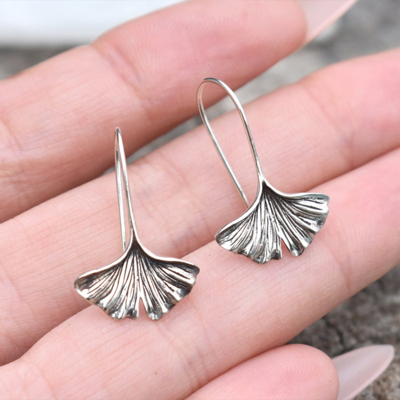 Women's Simple Mori Fresh Ginkgo Leaf Stud Earrings