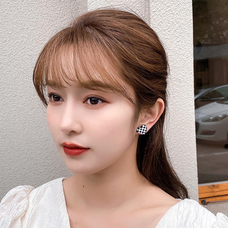 Three-dimensional Love Black And White Checkerboard Lattice Earrings