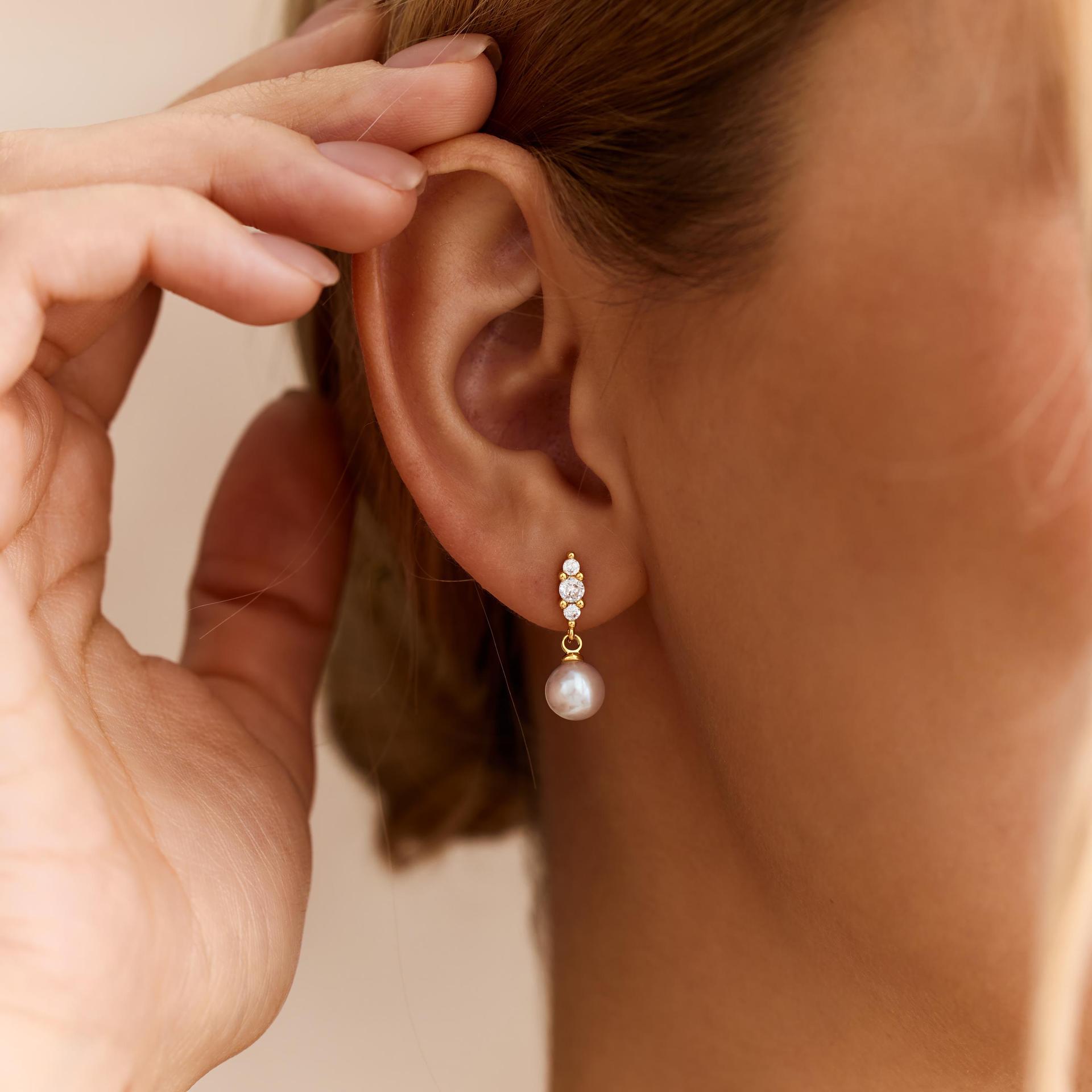 Simple Zircon-Embedded Pearl Stud Earrings For Women
