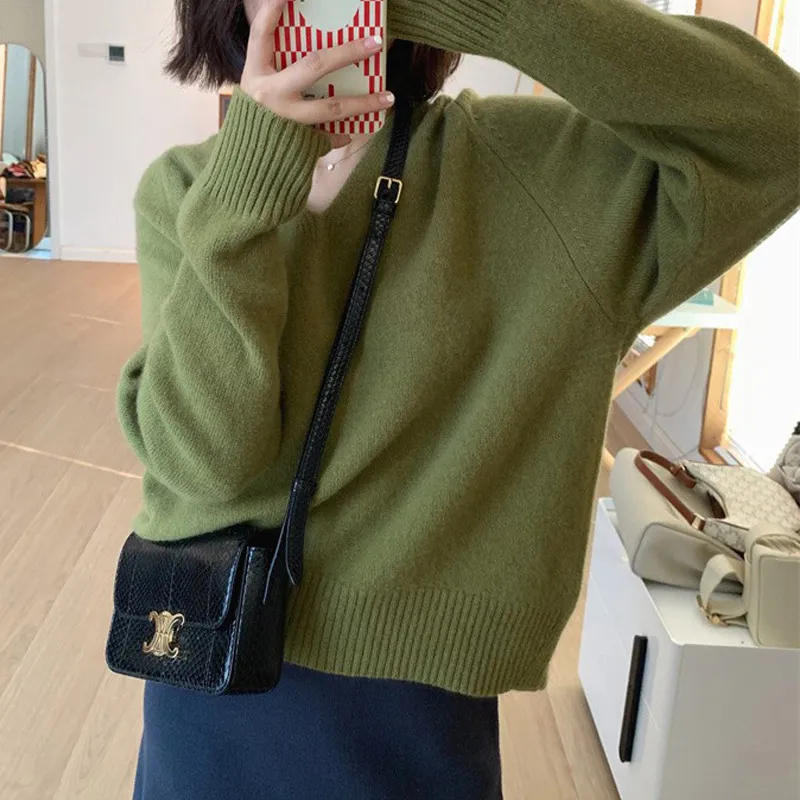 Simple Basic V-neck Casual Style Knitwear Soft Glutinous Small Short Bottoming Shirt Sweater - Olive