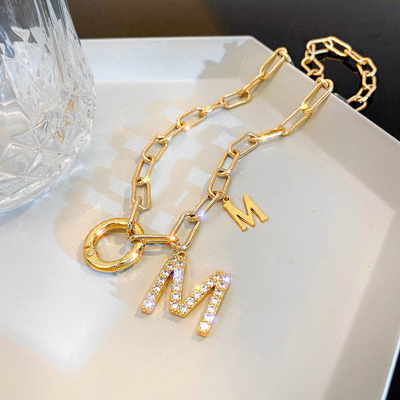Golden Cold Wind Clavicle Elegant Necklace