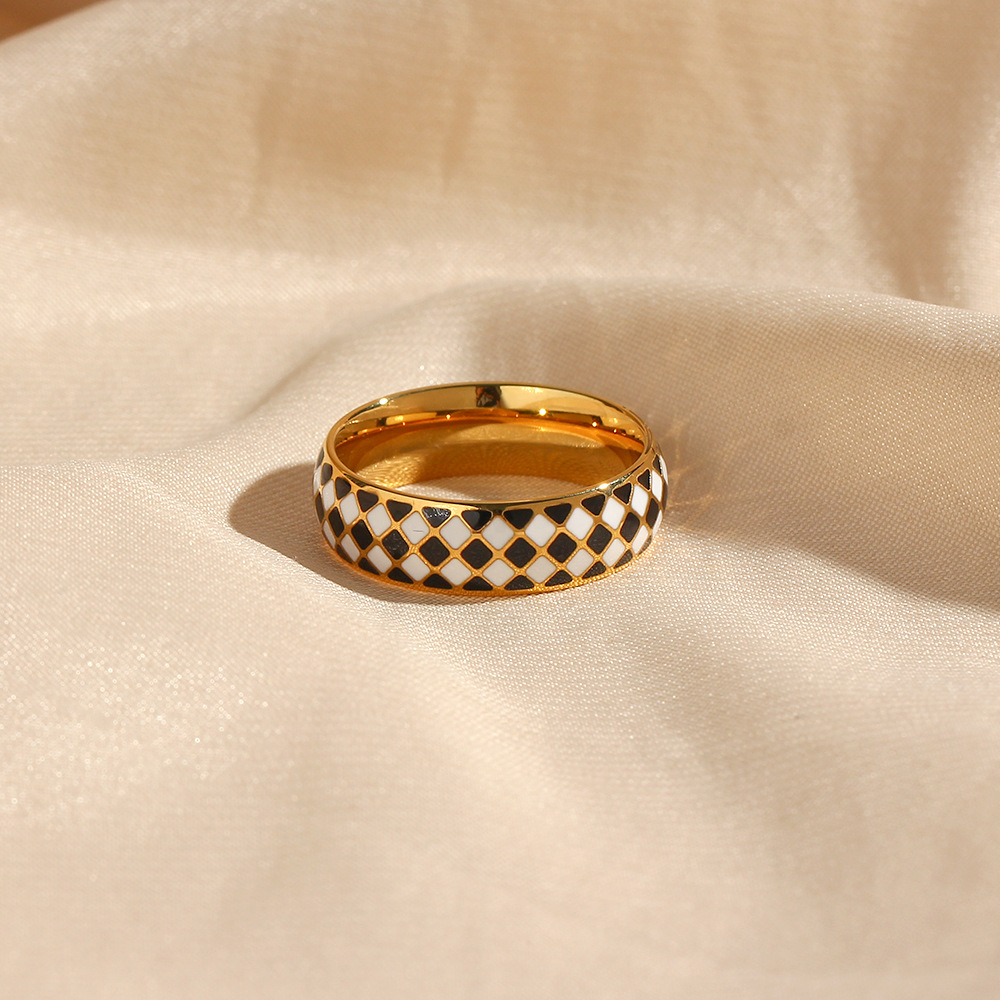 Women's Fashion Popular Stainless Steel 18K Gold Plating Black And White Plaid Oil Dripping Ring