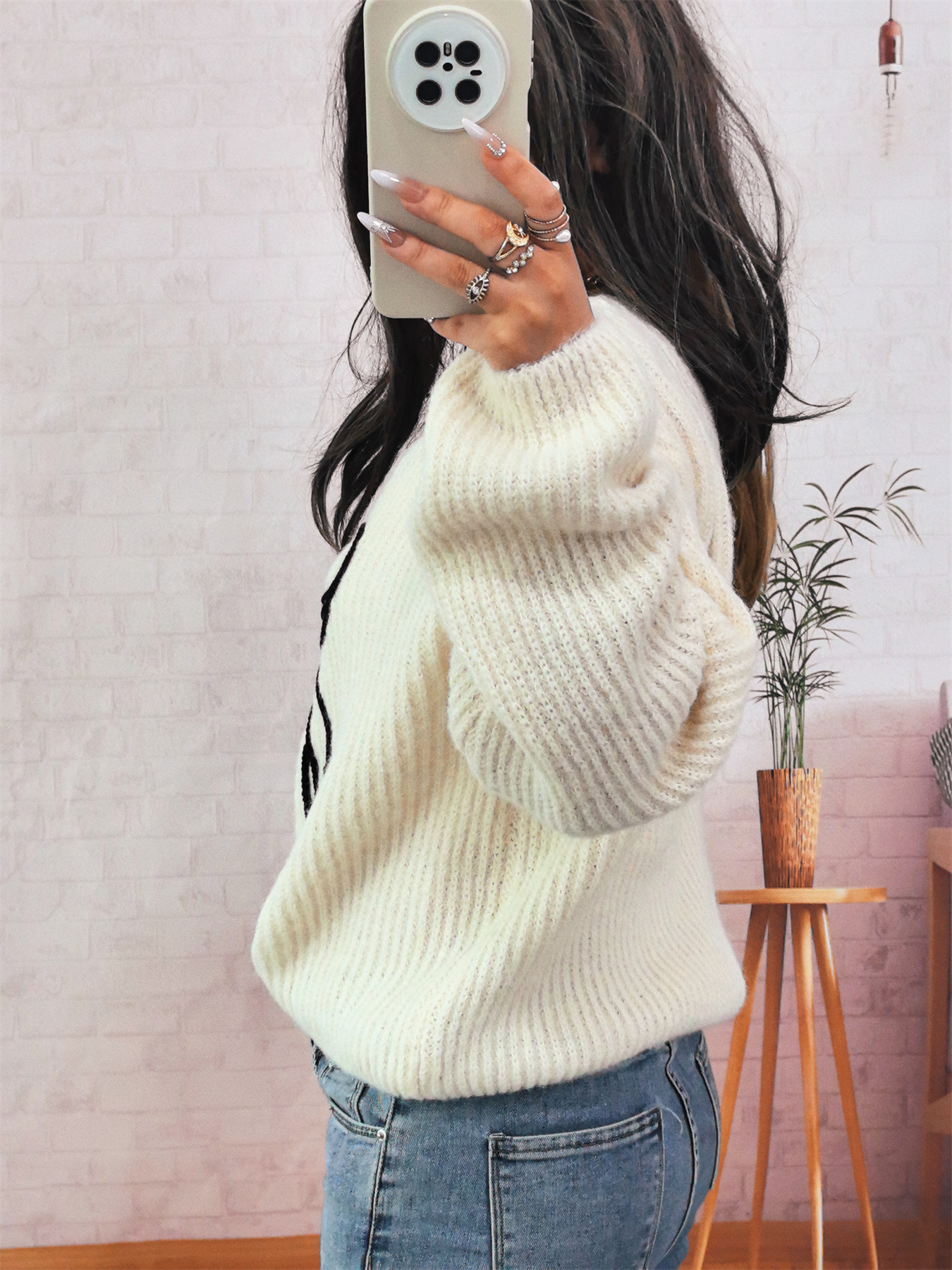 Simple Casual Bow Embroidery Decoration Knitted Long Sleeve Sweater