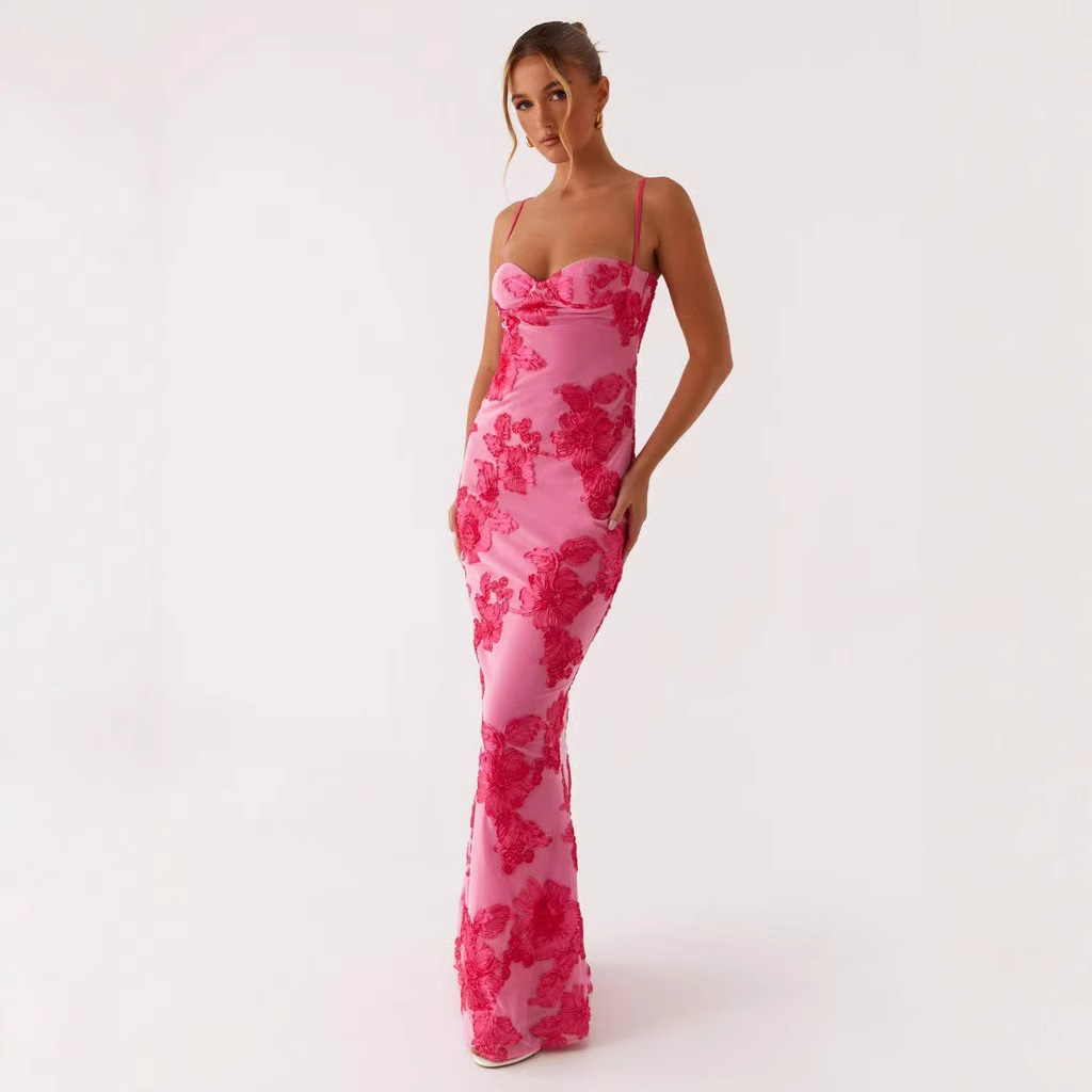 Elegant Sleeveless Straight-Line Embroidered Resort Dress