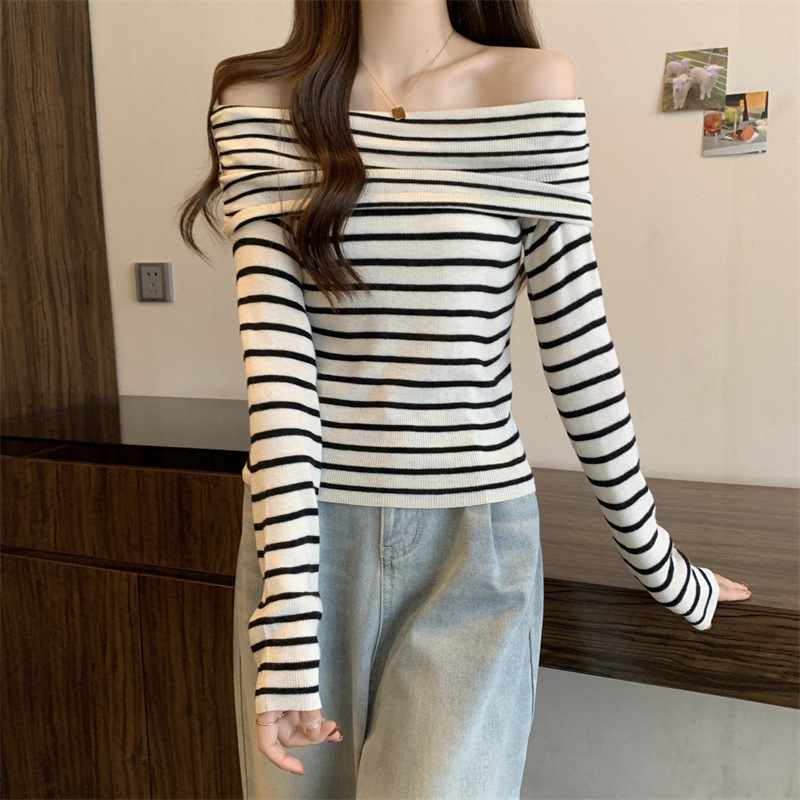 Title 2, Autumn New Off-shoulder Striped Sweater