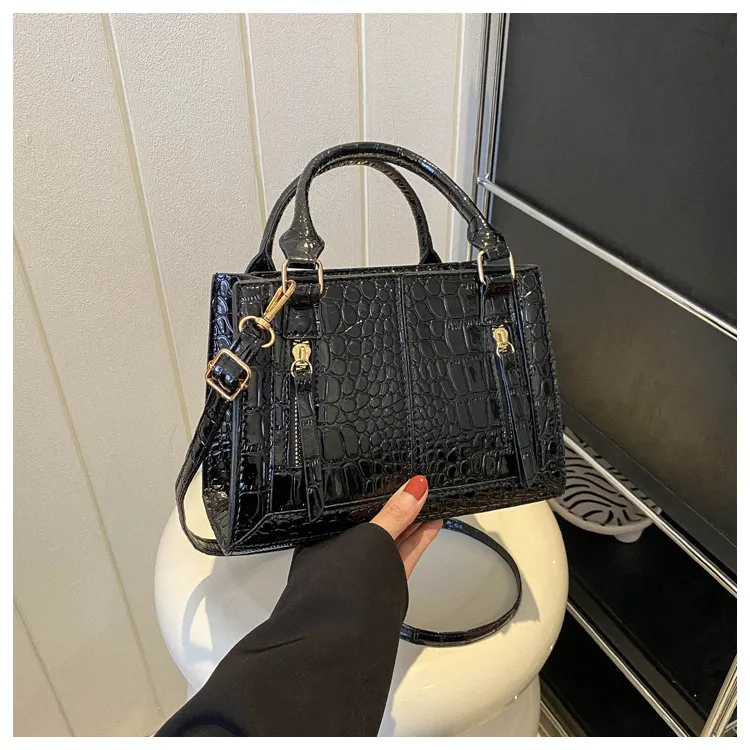 Fashionable Solid Color Summer New Western Style Shoulder Messenger Bag - Black
