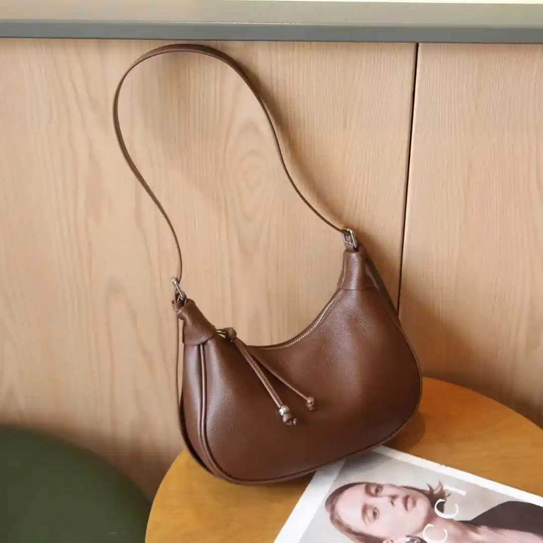 High-end Slightly Luxurious Underarm Tote Bag