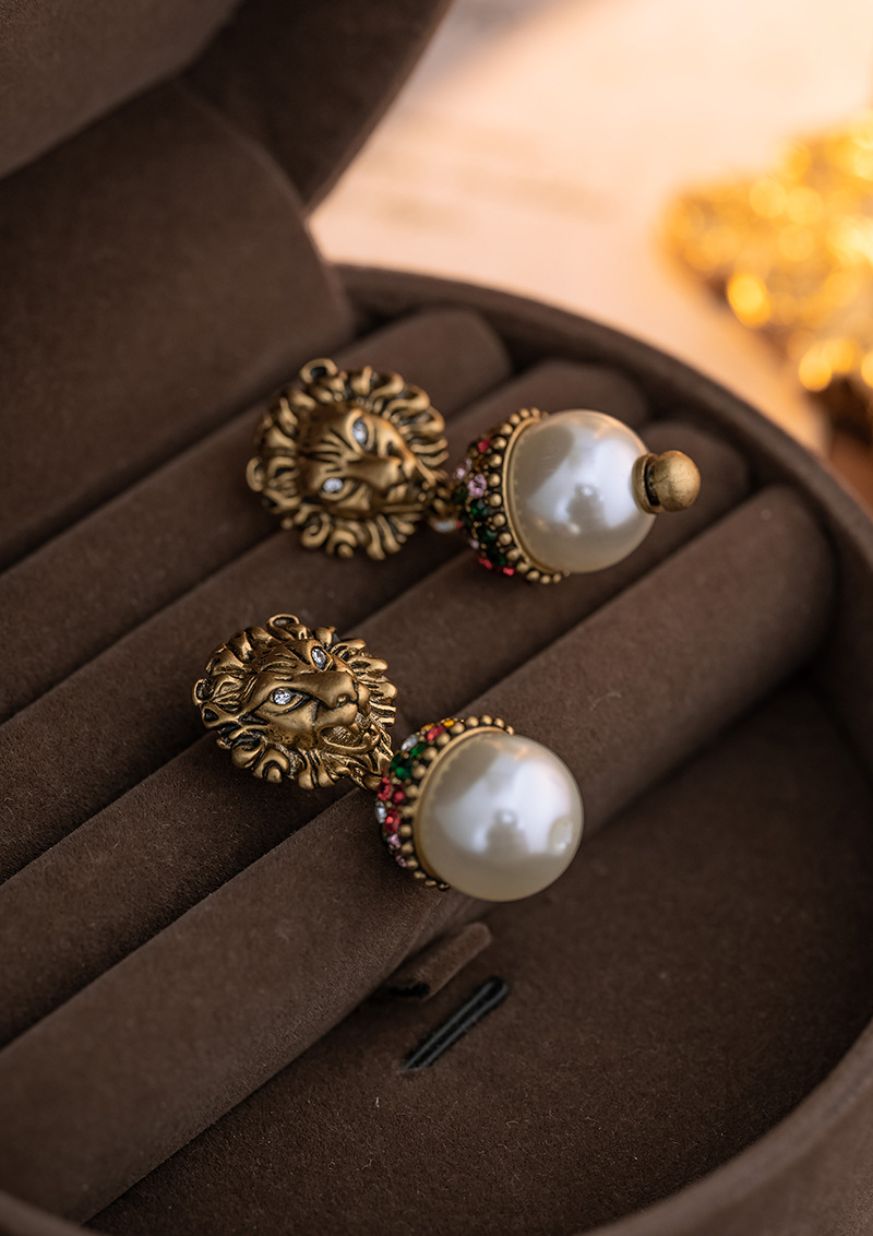 Female Lion's Head Vintage Pearl Earrings