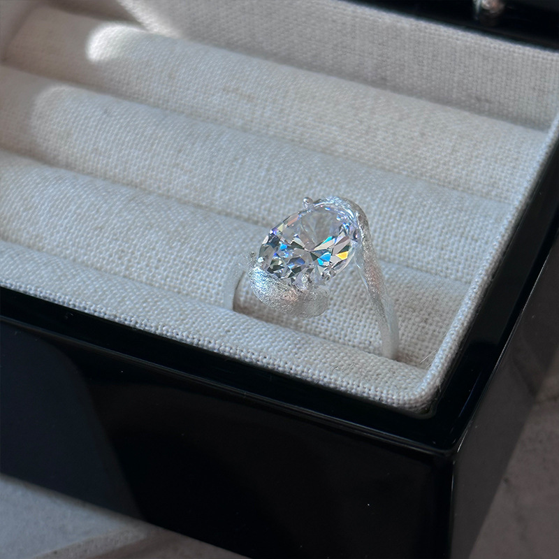 Womens Simple And Elegant Aurora Oval Ring