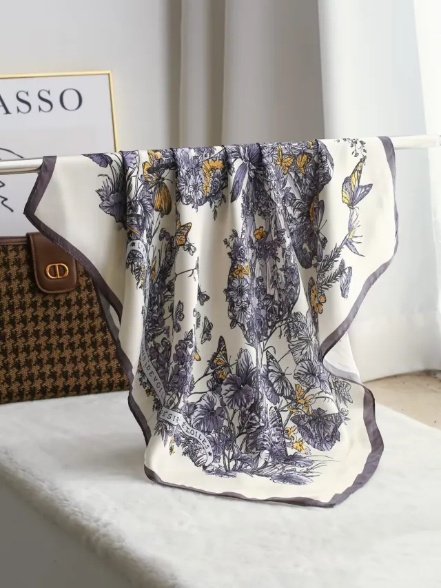 Intellectual Elegant Light Luxury Gift Silk Small Square Towel Silk Scarf 7000101 Style - Shop at LoveMi