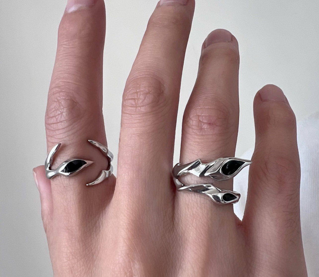 Irregular Shaped Black Onyx Metal Ring Street Tide Special-interest Design High Sense Men And Women — foto 2