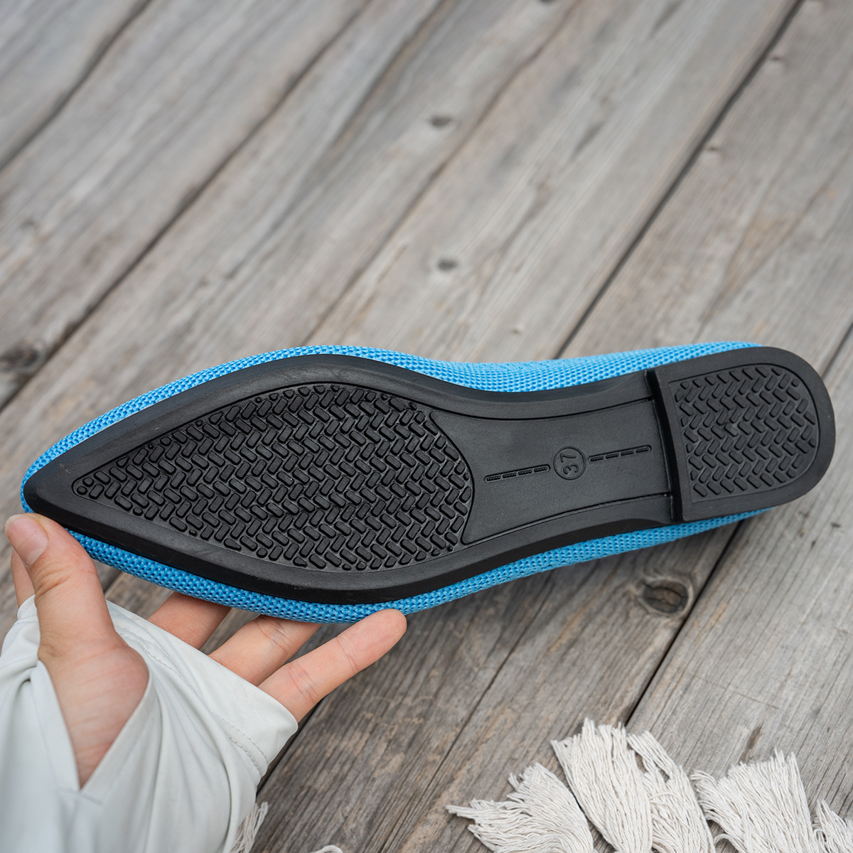 Women's flyknit slip-on shoes in yellow – styled outfit view
