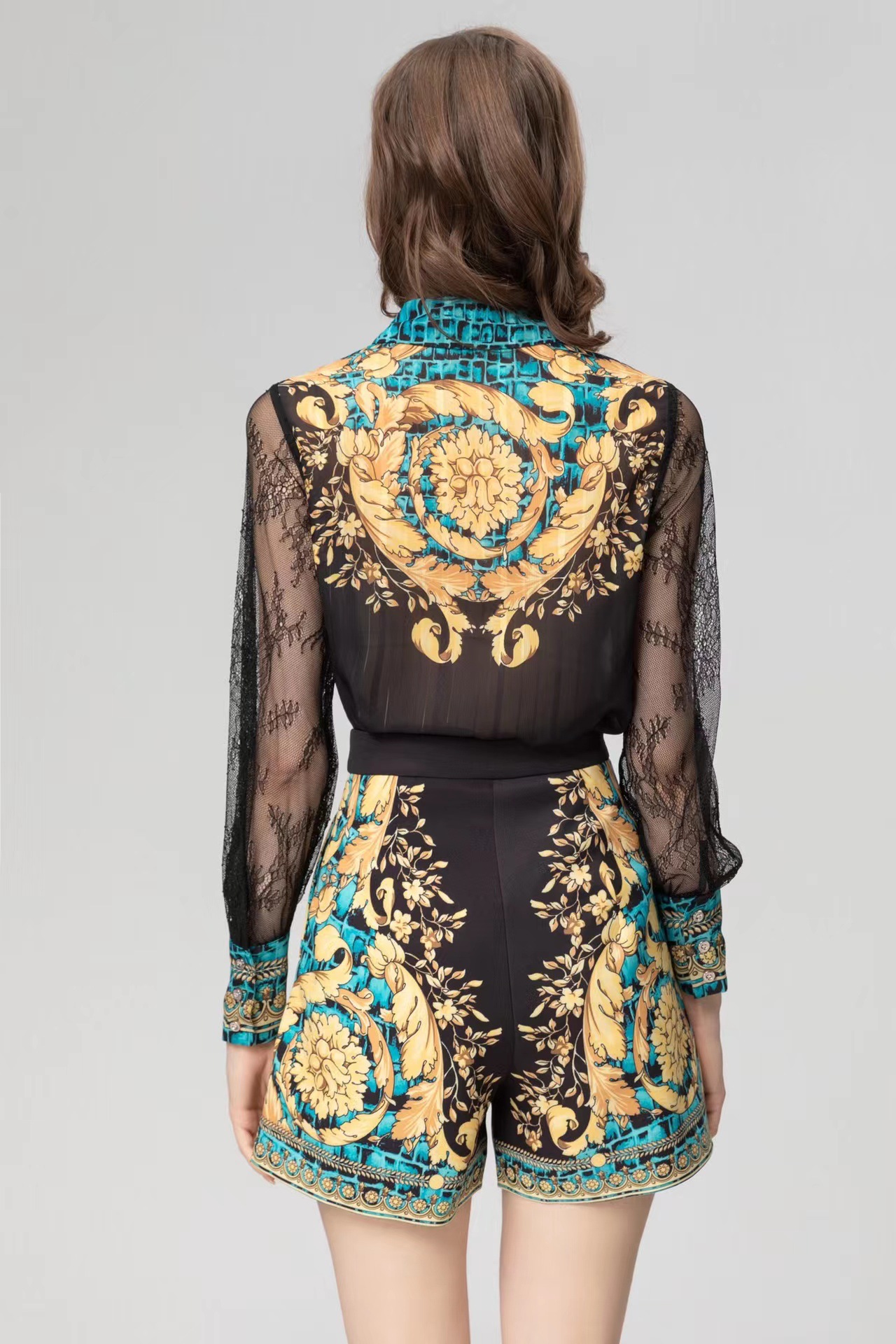 Positioning Printing Heavy Industry Beads Long Sleeve Top Shorts Suit