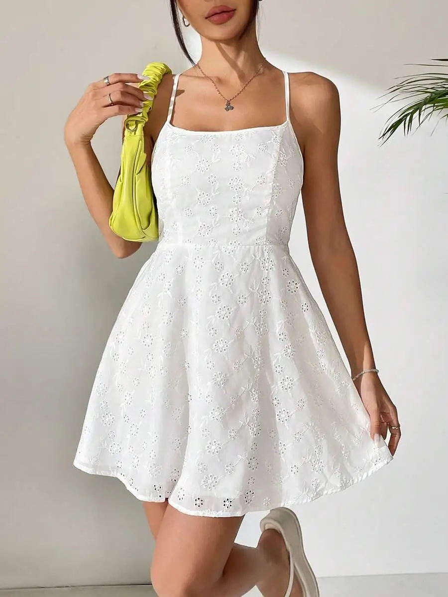 Women's Embroidered Hollow Slim Skirt - White