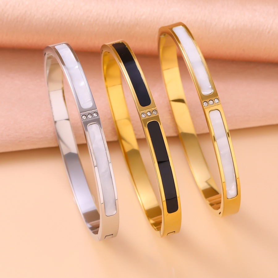 Stainless Steel Bracelet Inlaid With Three White Shell Gemstones