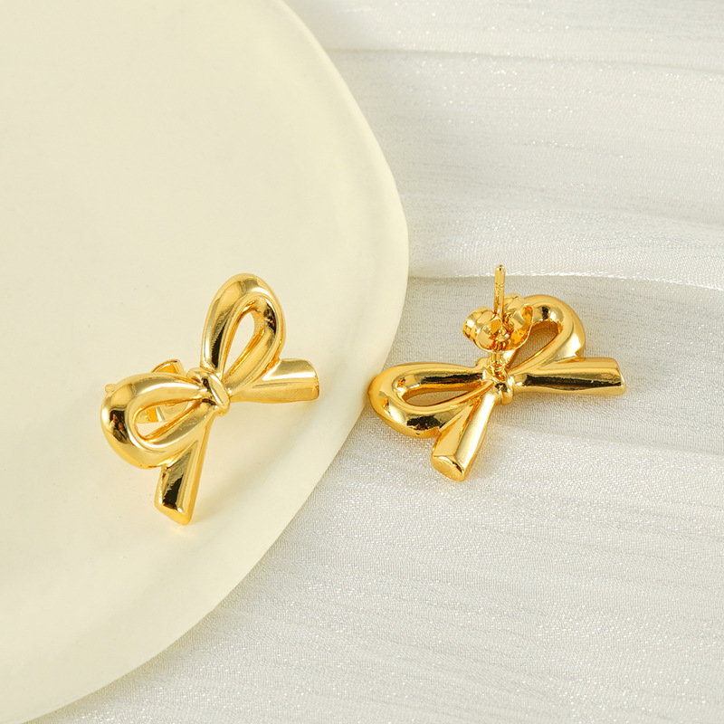 European And American Entry Lux Glossy Bow Earrings 18K Gold Stainless Steel Simple