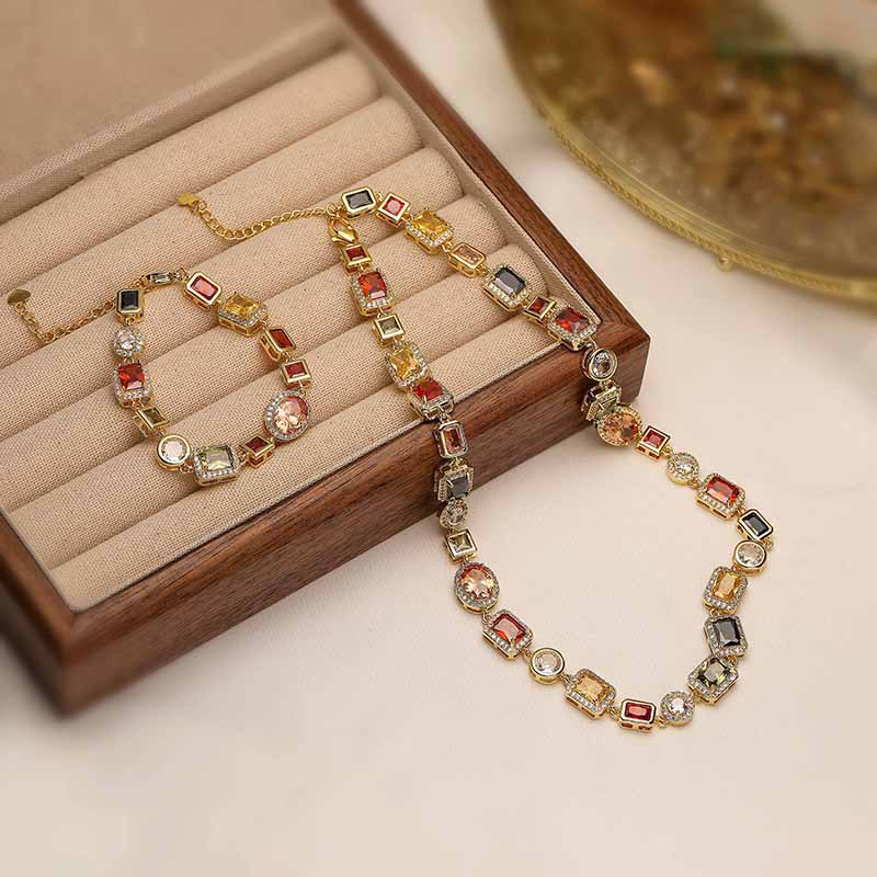 Retro Light-luxury Geometric Jewelry Set Featuring A Bracelet And Necklace
