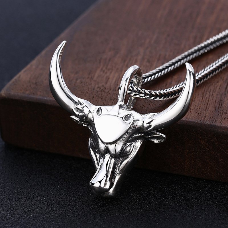 Ornament Personality Retro Exaggerated Cow Head Pendant