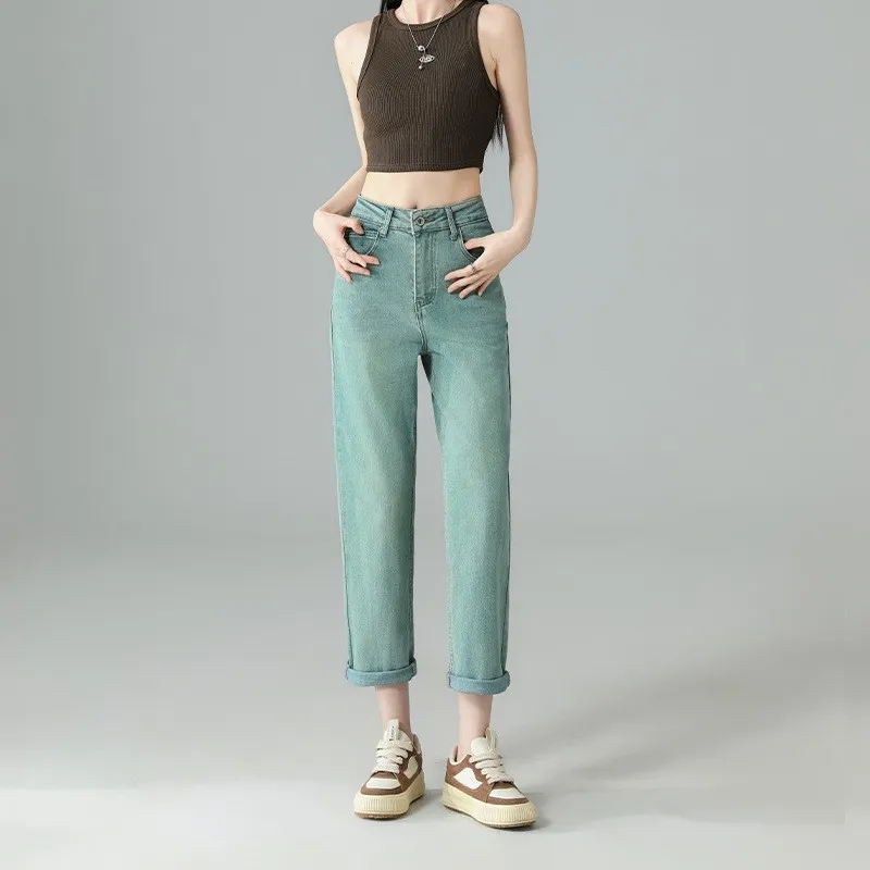 Women's Mint Green Cropped Embroidered Jeans Straight - Red