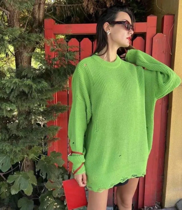 Solid Color Round Neck Long Sleeve Burrs Loose Knitted Pullover Emerald Green - Shop at LoveMi