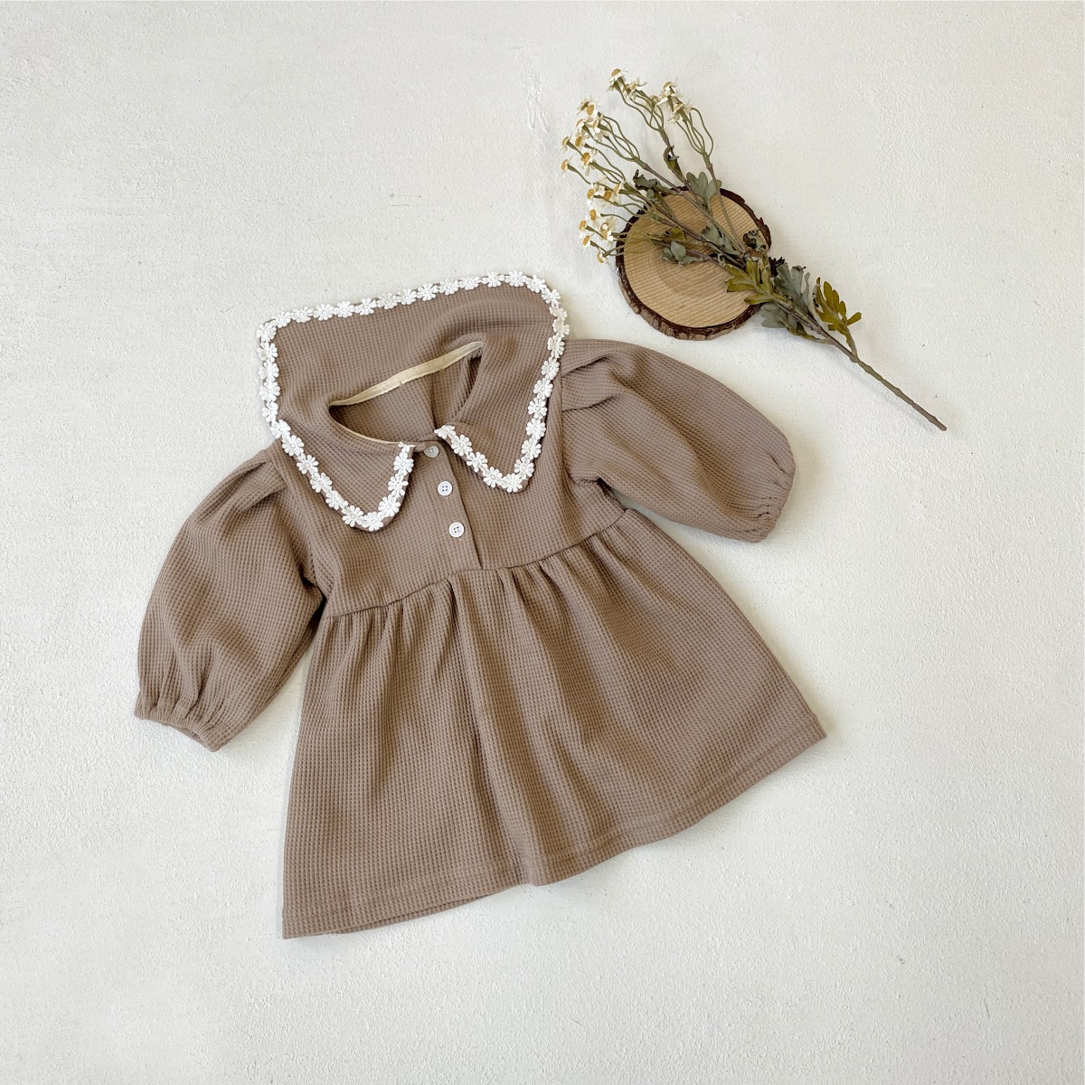 Waffle-Print Princess Dress With A Turn-Down Collar For Baby Girls