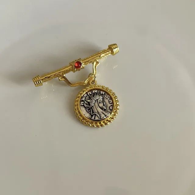 French Style Antique Coin Brooch Female Senior Niche Suit Pin Vintage Brooch - Shop at LoveMi