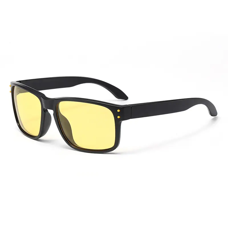 Street-style Sunglasses For Traveling