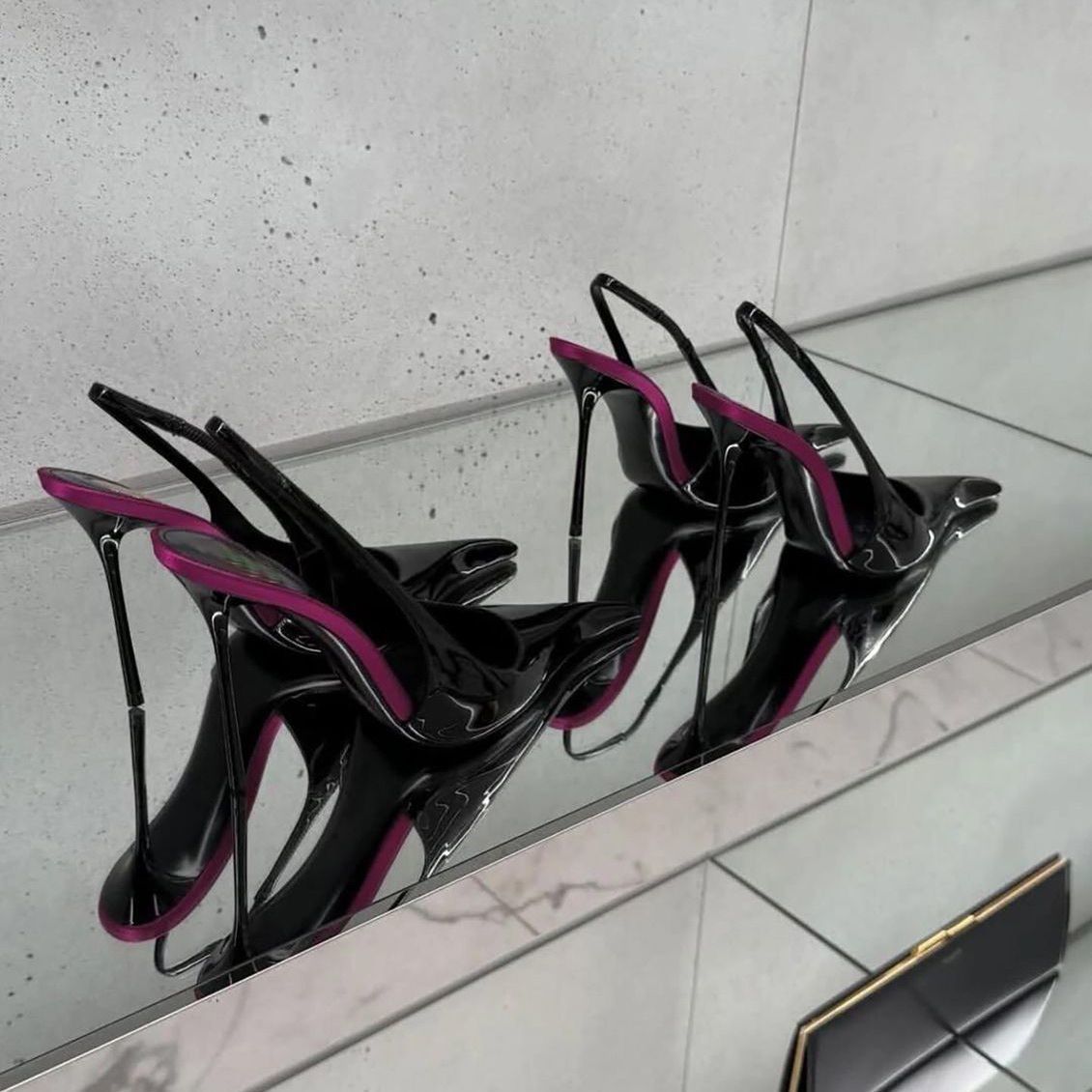 Pointed-Toe Low-Heel Sandals, picture 4 of 6