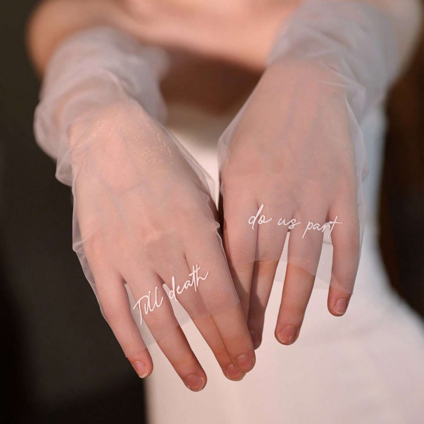 White Personalized Wedding Envelope Cover And Long Tulle Gloves 3