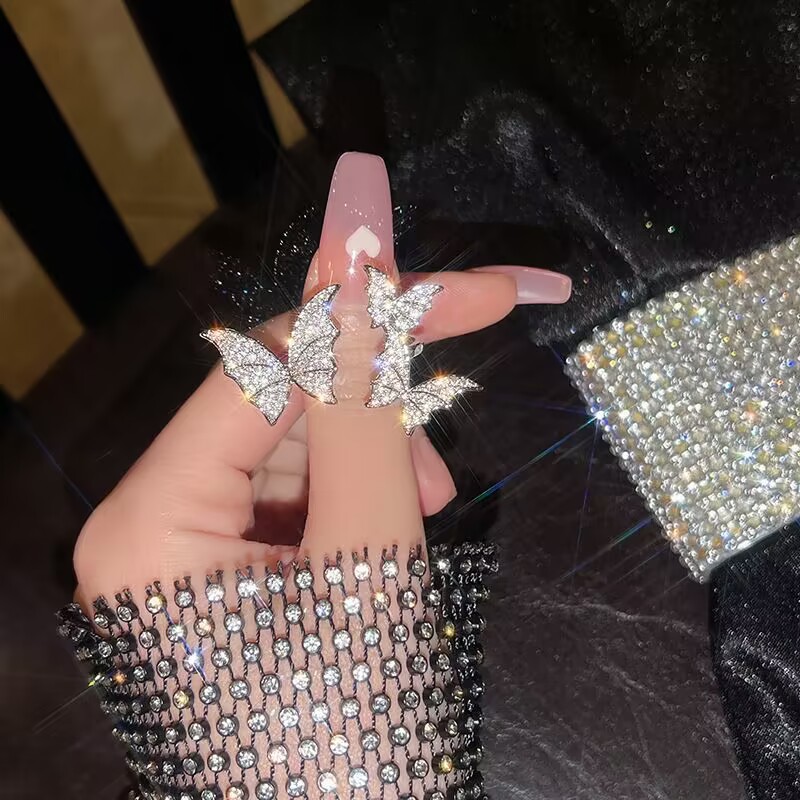 Exaggerated Butterfly-Shape Minimalist Ring