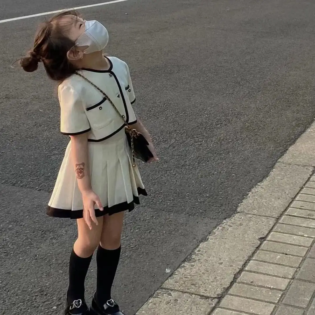 Two-piece Set Short Sleeve Top Pleated Skirt
