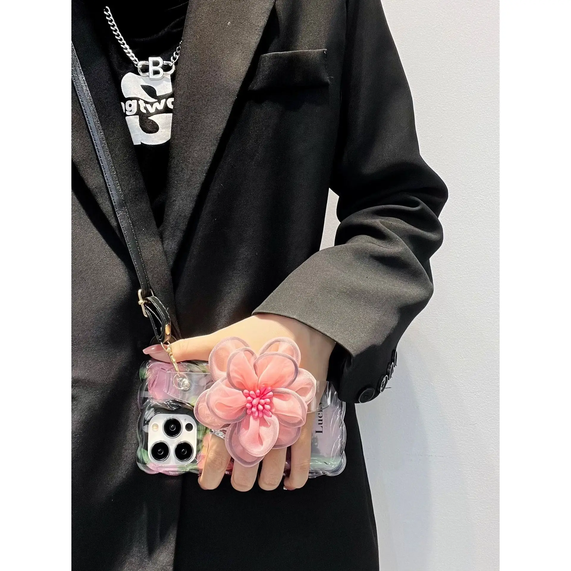 Personalized Drop-resistant Flower Wrist Strap Phone Case