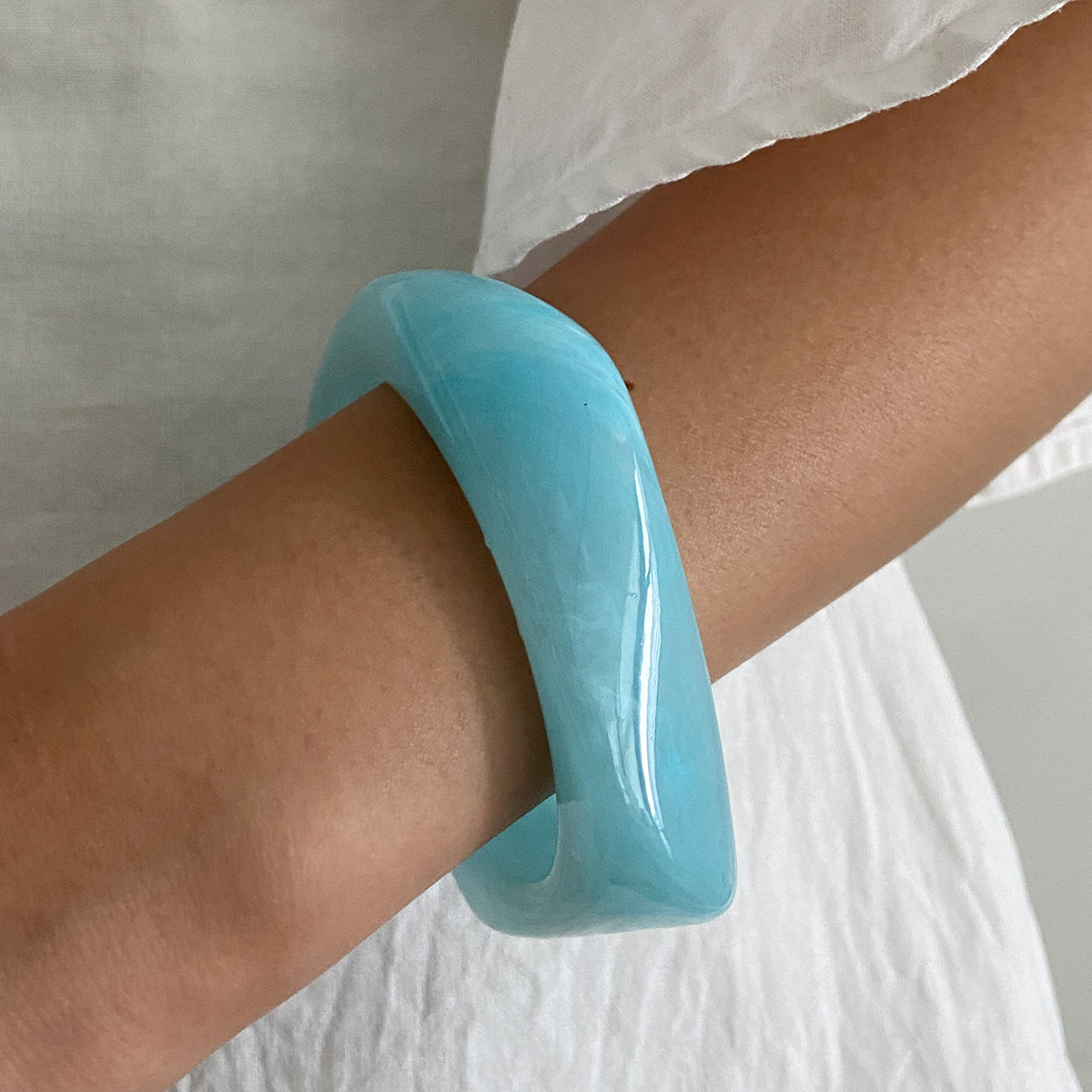 Dramatic Irregular Resin Bracelet For Women Dopamine Style