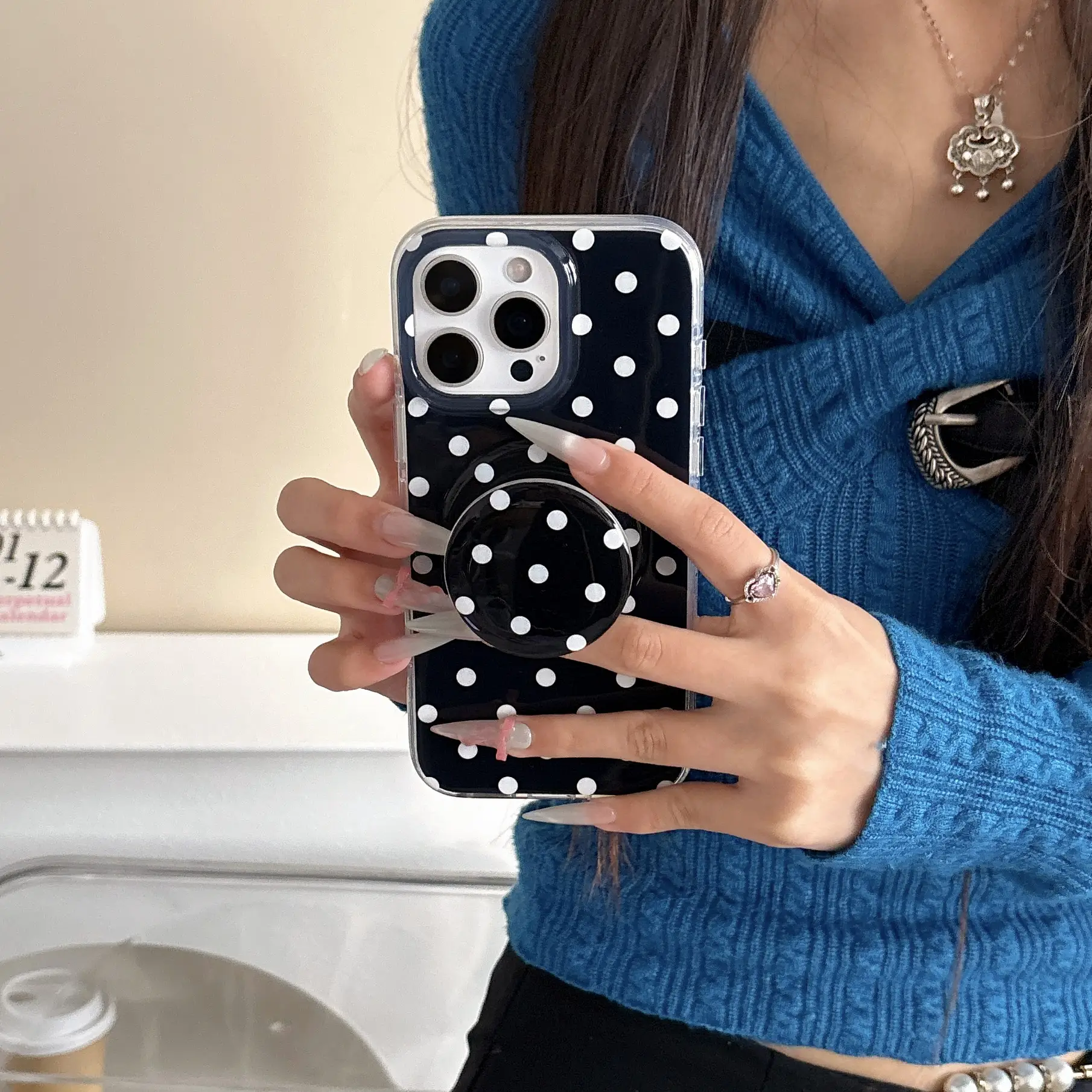 Polka Dot Phone Case Magnetic Bracket