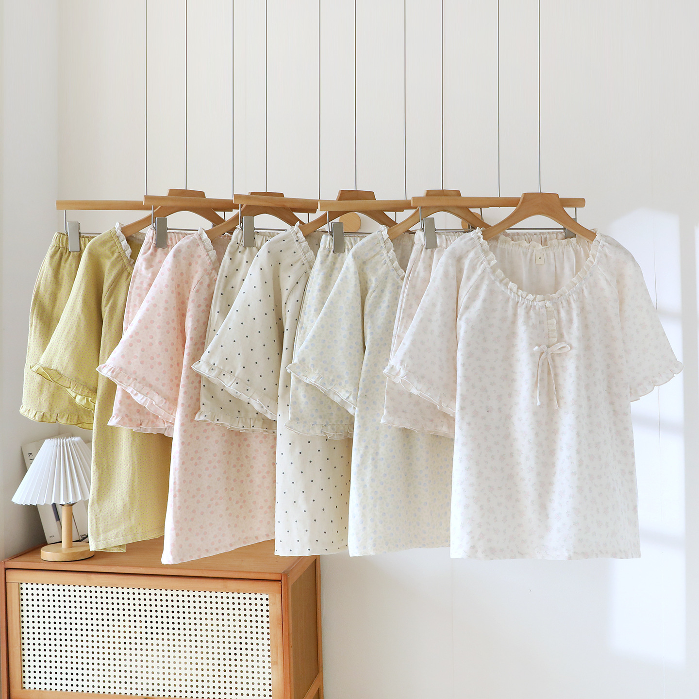Round-neck Lace-trimmed Short-sleeve Shorts Pajama Homewear Set