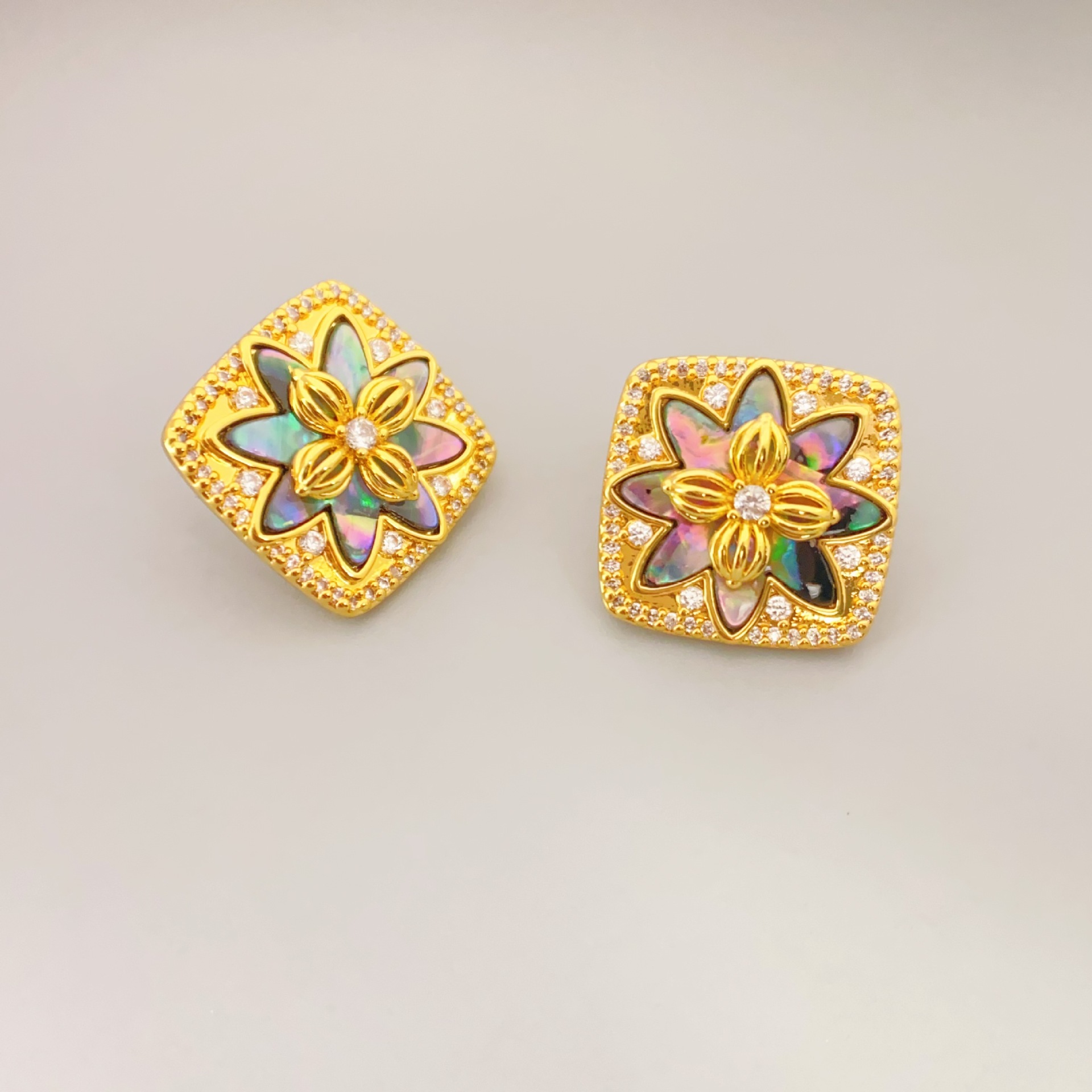 French Fashion Inlaid Color Shell Stud Earrings