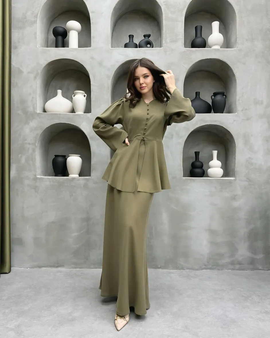 New Fashion Elegant Graceful Cardigan Top Solid Color Dress Two-piece Set - Grass Green